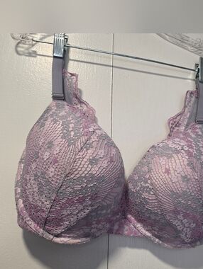 Victoria's Secret Padded Plunge Bra Light Pink Purple Lace Size 38DDD